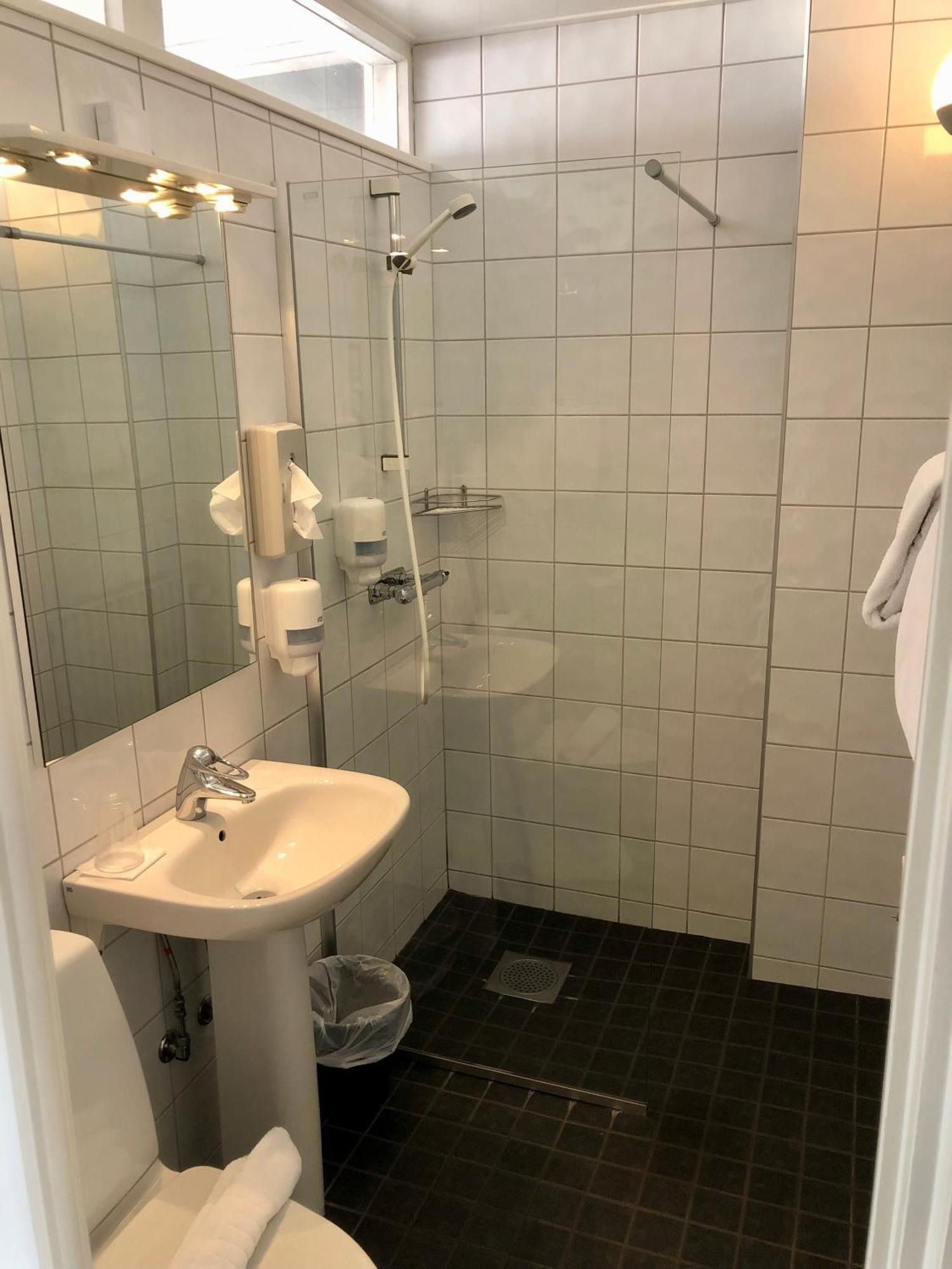 Vaetterleden Hotell & Restaurang Gränna Esterno foto